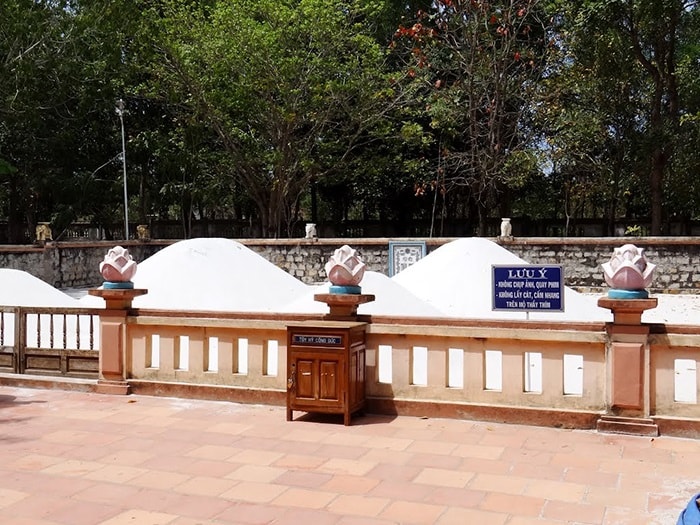Dinh Thầy Thím
