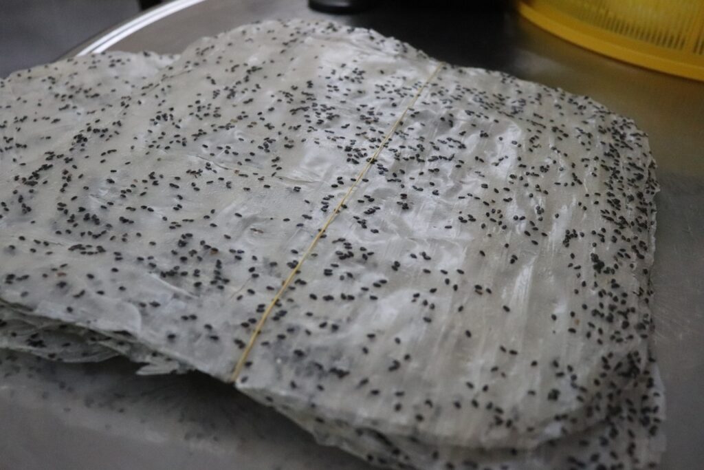Bánh tráng Chợ Lầu - Hương vị của nắng và gió xứ Phan