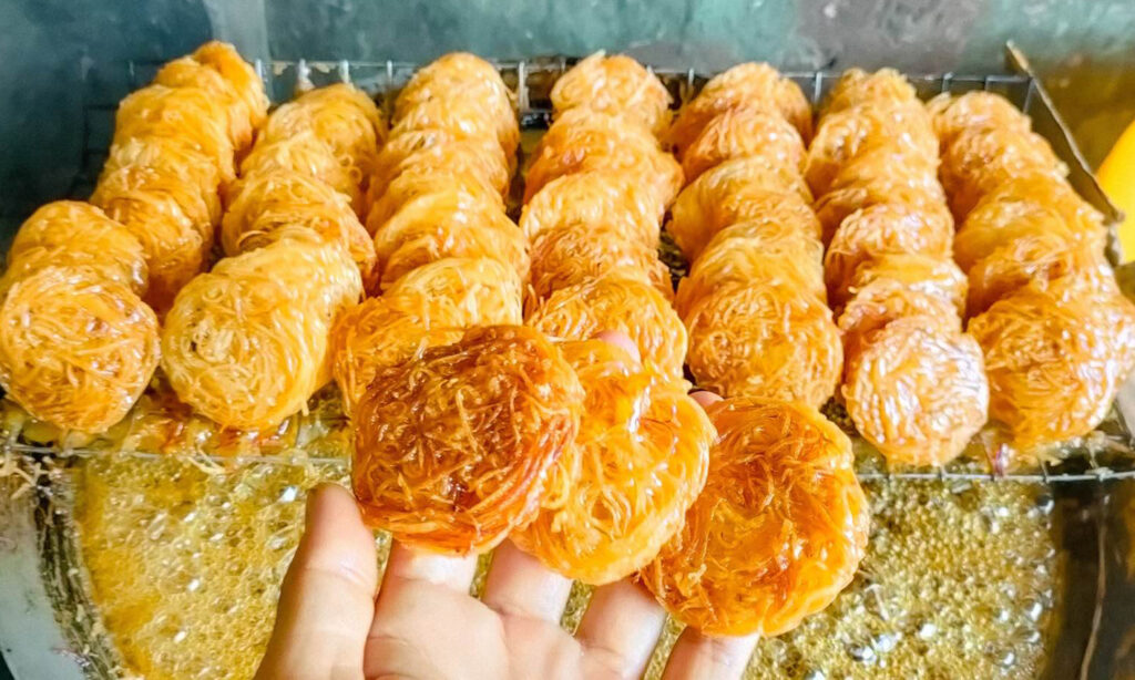 Bánh rế - Đặc sản dân dã khi du lịch tại Bình Thuận