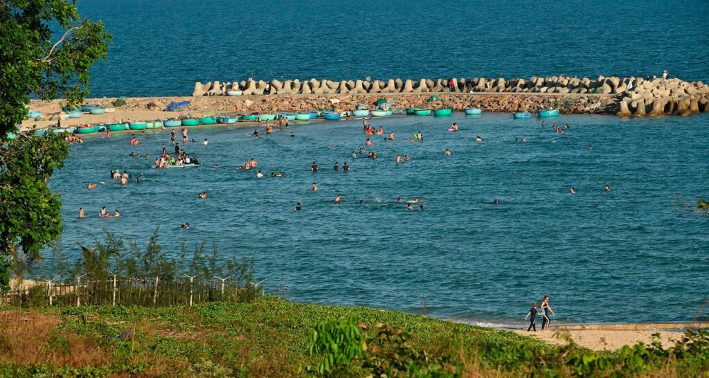 Bãi đá Ông Địa - Thắng cảnh hớp hồn du khách khi tới Phan Thiết